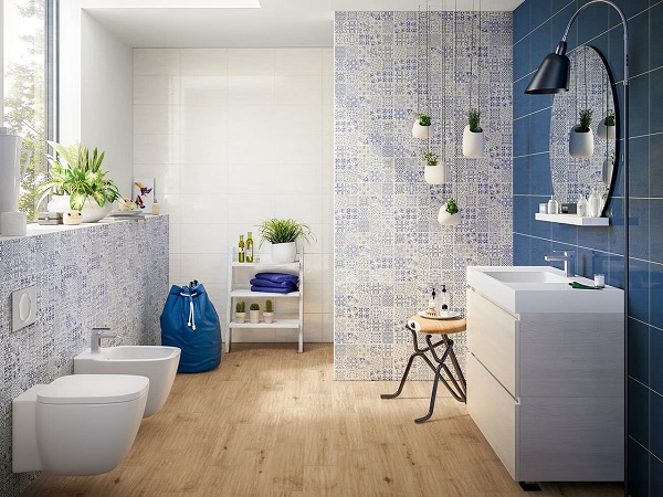 Stile moderno per un bagno in bianco e blu